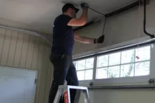 How much will it cost to fix my garage door?