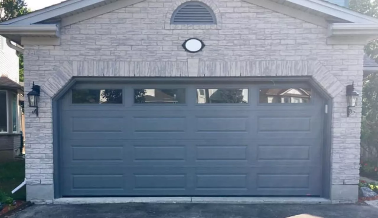Classic XL garage door, Black